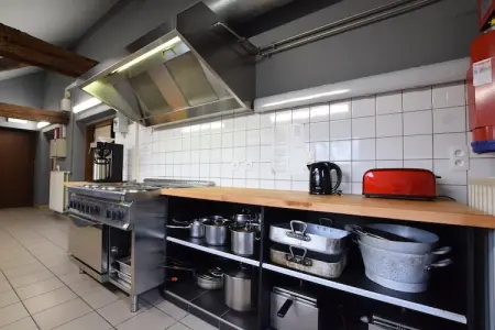 La Blanche Vignerie, Ferme patrimoniale à Lavacherie avec jacuzzi et piscine - Photo 16