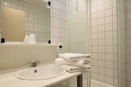 La Blanche Vignerie, Ferme patrimoniale à Lavacherie avec jacuzzi et piscine - Photo 32