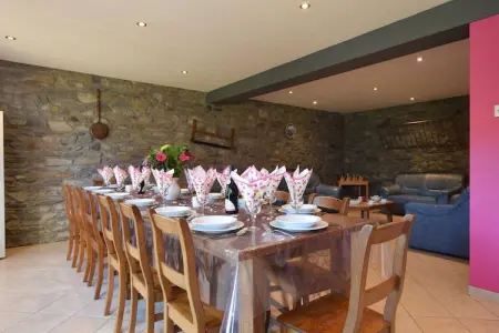 Amande, Maison de vacances confortable à Mande Saint Etienne avec jardin - Photo 3