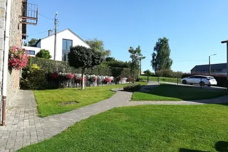 Amande, Maison de vacances confortable à Mande Saint Etienne avec jardin - Photo 6