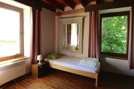 Gîte du Haut Chemin, Maison de vacances moderne à Neufchâteau avec terrasse - Photo 10