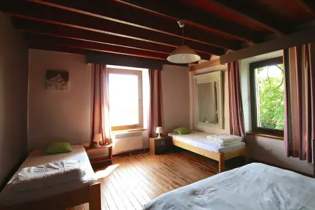 Gîte du Haut Chemin, Maison de vacances moderne à Neufchâteau avec terrasse - Photo 11