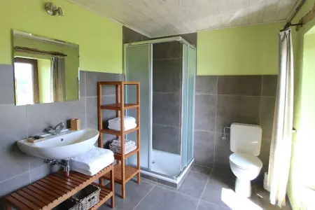 Gîte du Haut Chemin, Maison de vacances moderne à Neufchâteau avec terrasse - Photo 16