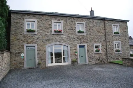 La Petite Reine, Superbe gîte à Jehonville avec sauna - Photo 3