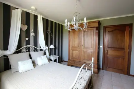 La Petite Reine, Superbe gîte à Jehonville avec sauna - Photo 15