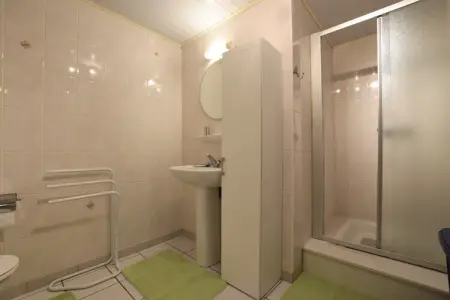 Emouchet, Maison de vacances moderne avec sauna à Jehonville - Photo 21