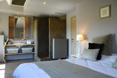 La Pépinière, Chalet paisible à Jehonville avec sauna - Photo 10