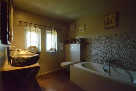 La Pépinière, Chalet paisible à Jehonville avec sauna - Photo 16