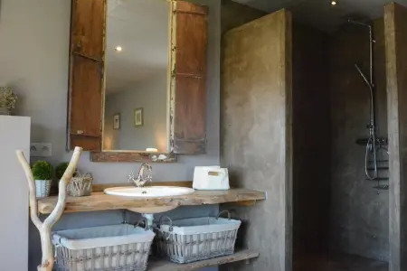 La Pépinière, Chalet paisible à Jehonville avec sauna - Photo 17