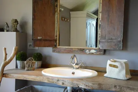 La Pépinière, Chalet paisible à Jehonville avec sauna - Photo 18