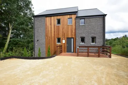 Le Charme de la Forêt, Maison de vacances moderne à Daverdisse avec jardin - Photo 2
