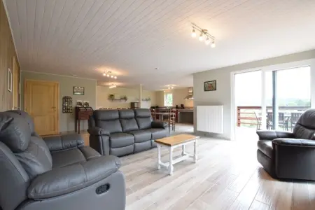 Le Charme de la Forêt, Maison de vacances moderne à Daverdisse avec jardin - Photo 3