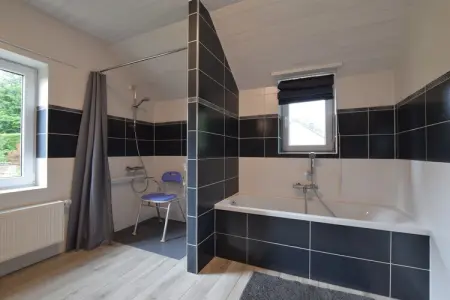 Le Charme de la Forêt, Maison de vacances moderne à Daverdisse avec jardin - Photo 16