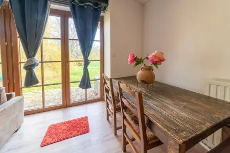 Bird Symphony, Charmante maison de vacances à Bohon près de la rivière
Bird Symphony vient d etre rafraichie. - Photo 12