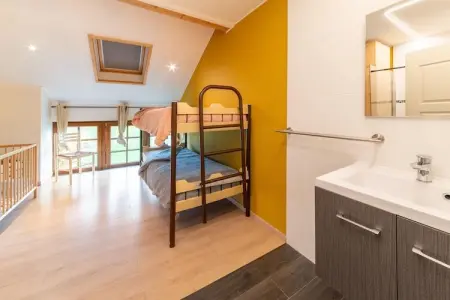 Bird Symphony, Charmante maison de vacances à Bohon près de la rivière
Bird Symphony vient d etre rafraichie. - Photo 24