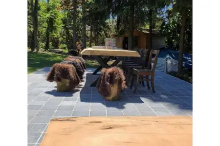 De Kleine Beer, Beau chalet en bois près de Durbuy avec balcon privé - Photo 5