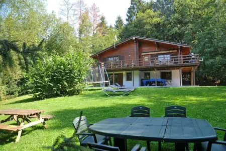 De Kleine Beer, Beau chalet en bois près de Durbuy avec balcon privé - Photo 6