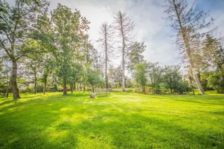 De Kleine Beer, Beau chalet en bois près de Durbuy avec balcon privé - Photo 32