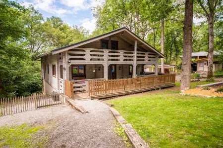 La Coccinelle, Chalet magnifique spacieux avec sauna terrasses ouvertes et couvertes et jardin - Photo 7