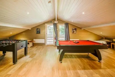 La Coccinelle, Chalet magnifique spacieux avec sauna terrasses ouvertes et couvertes et jardin - Photo 10