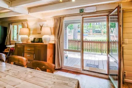 La Coccinelle, Chalet magnifique spacieux avec sauna terrasses ouvertes et couvertes et jardin - Photo 12