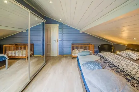 La Coccinelle, Chalet magnifique spacieux avec sauna terrasses ouvertes et couvertes et jardin - Photo 19