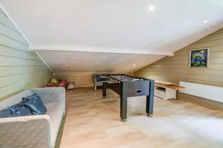 La Coccinelle, Chalet magnifique spacieux avec sauna terrasses ouvertes et couvertes et jardin - Photo 31
