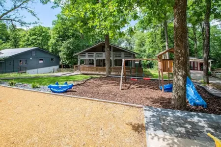 La Coccinelle, Chalet magnifique spacieux avec sauna terrasses ouvertes et couvertes et jardin - Photo 35