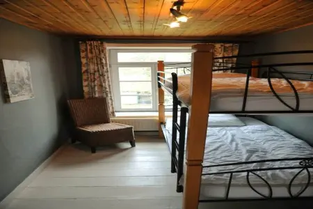 Presbytère, Maison de vacances confortable avec jardin située à Hotton - Photo 12