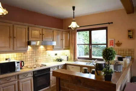 Le Bontemps, Agréable villa à Érezée avec sauna - Photo 2