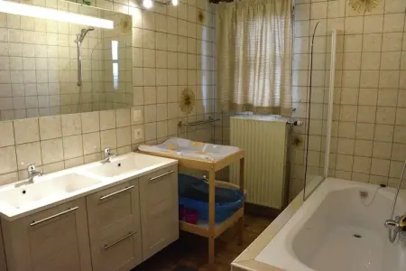 Le Bontemps, Agréable villa à Érezée avec sauna - Photo 21