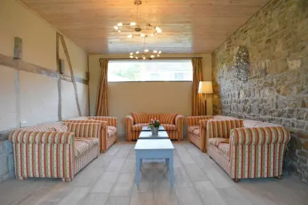 Au Bord de la Rivière, Grand gîte à Érezée avec sauna - Photo 1