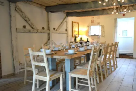 Au Bord de la Rivière, Grand gîte à Érezée avec sauna - Photo 2