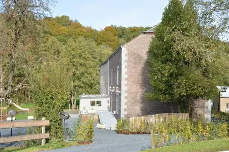 Au Bord de la Rivière, Grand gîte à Érezée avec sauna - Photo 5