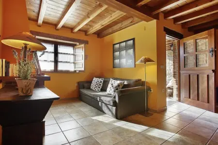 Pruneda III, Demeure spacieuse à Nava avec piscine - Photo 2