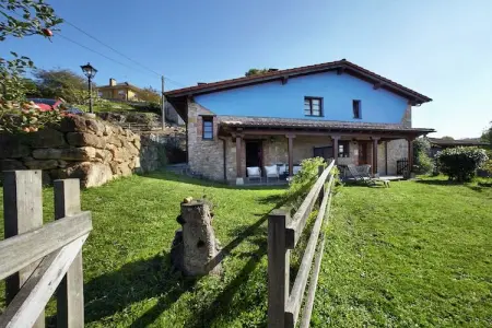 Pruneda III, Demeure spacieuse à Nava avec piscine - Photo 7