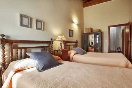 Pruneda III, Demeure spacieuse à Nava avec piscine - Photo 11