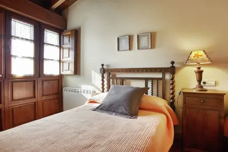 Pruneda III, Demeure spacieuse à Nava avec piscine - Photo 13