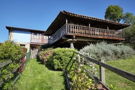 Pruneda III, Demeure spacieuse à Nava avec piscine - Photo 16