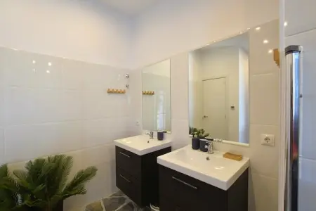 Villa Aurora, Villa moderne avec piscine privée à Sayalonga - Photo 21