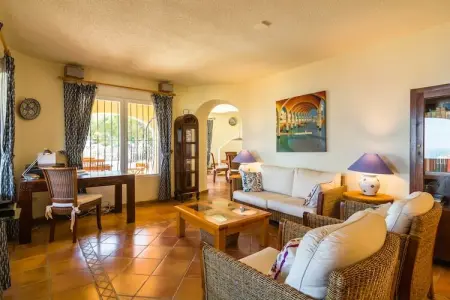 Casa Camelias, Belle maison de vacances 6p avec piscine à débordement, vue mer phénoménale - Photo 1