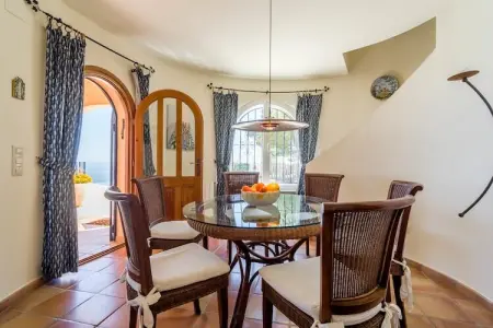 Casa Camelias, Belle maison de vacances 6p avec piscine à débordement, vue mer phénoménale - Photo 2