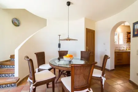 Casa Camelias, Belle maison de vacances 6p avec piscine à débordement, vue mer phénoménale - Photo 9