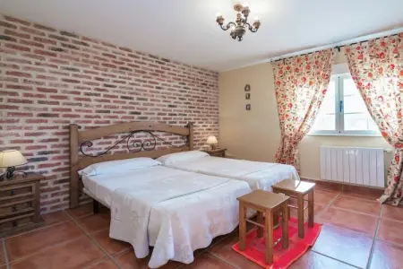 La Galana, Maison de vacances moderne à Herrera de Alcántara. Piscine - Photo 3