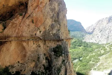 Casa Los Lirios, Villa de campagne avec piscine, jardin et vues en Andalousie - Photo 26