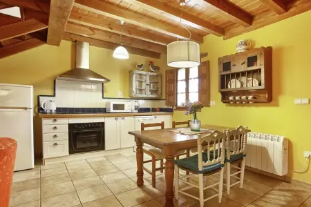 Pruneda I, Demeure spacieuse à Nava avec piscine - Photo 2