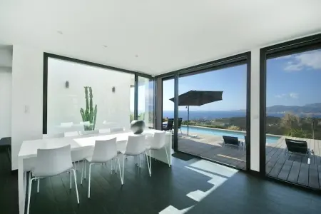 Seaview, Villa moderne et spacieuse à Albitreccia avec piscine privée et  vue panoramique - Photo 2