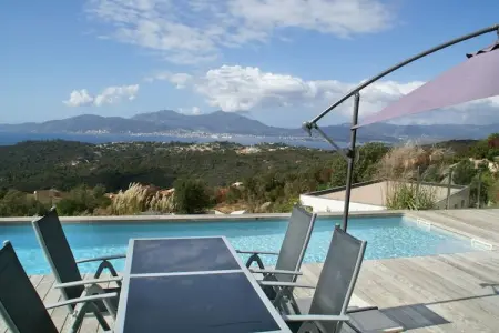 Seaview, Villa moderne et spacieuse à Albitreccia avec piscine privée et  vue panoramique - Photo 5