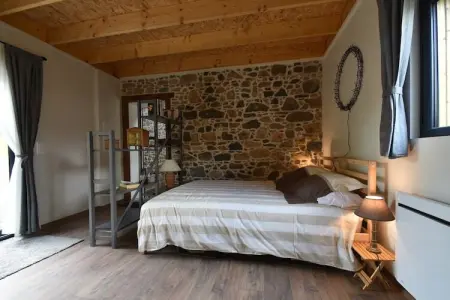 Maison Typique Bretonne, Maison Bretonne en pierres de pays à Saint-Gilles-les-Bois - Photo 10