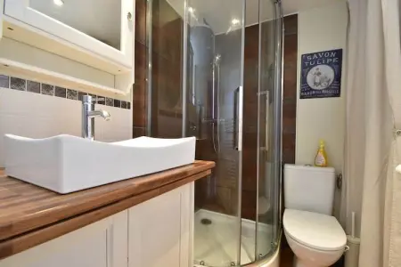 Maison Typique Bretonne, Maison Bretonne en pierres de pays à Saint-Gilles-les-Bois - Photo 12